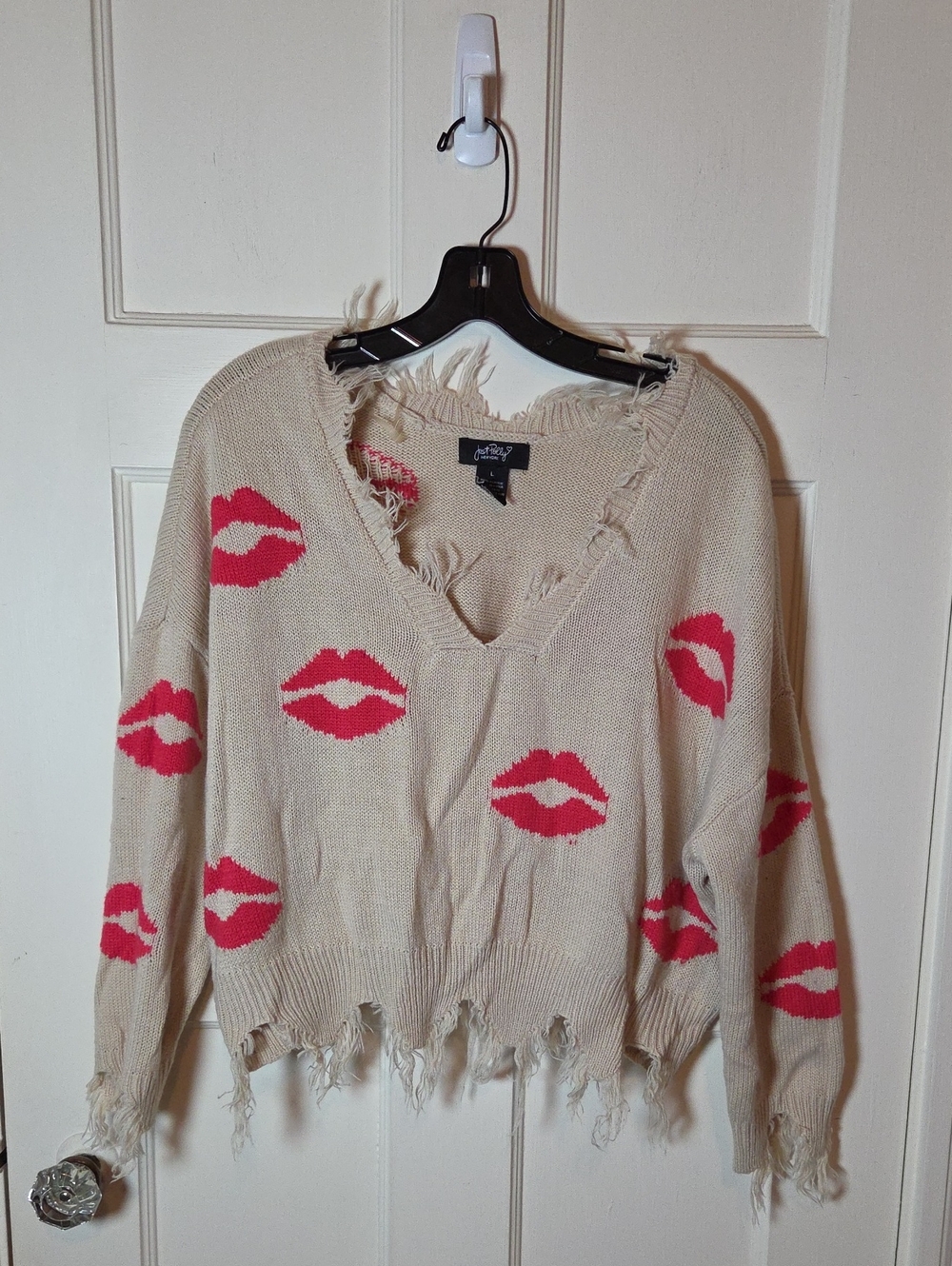 Just Polly V-Neck Sweater Women's Beige Red Lips Print Fringed Grunge SZ Large